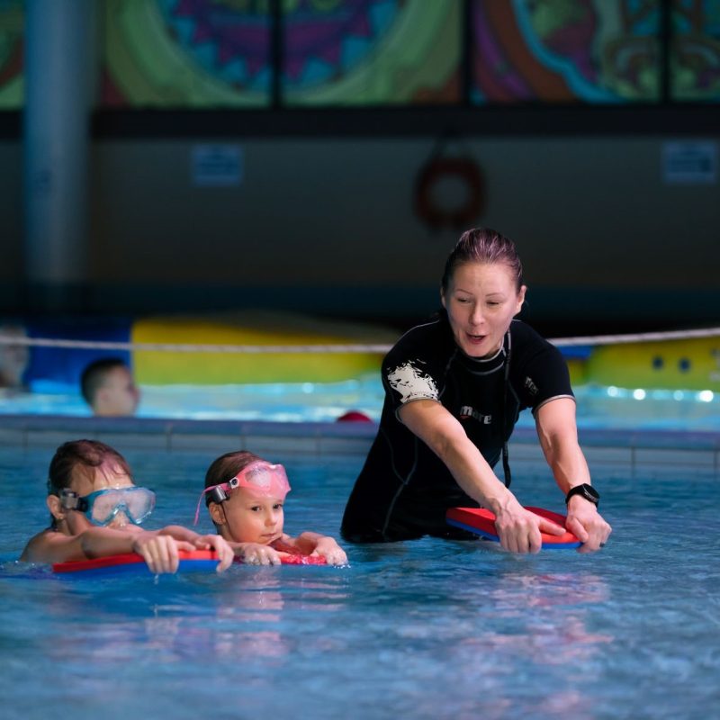 Tuo eskariryhmä uimaopetukseen Flamingo Spa Vesipuistoon