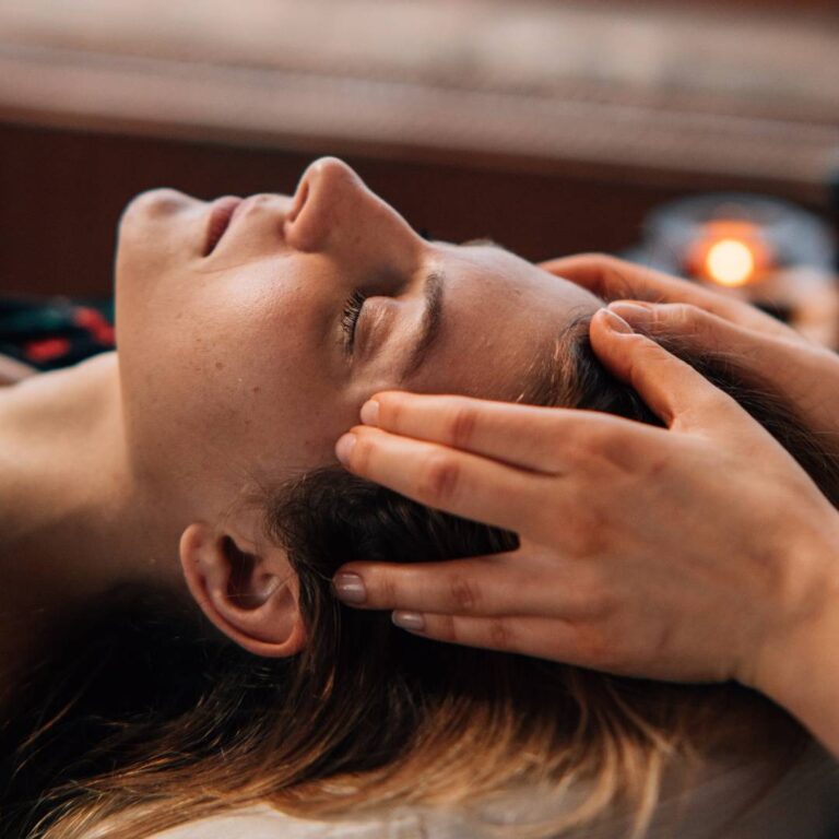 Flamingon jäsenetu: Rentouttava päänhieronta 55€ (65€)